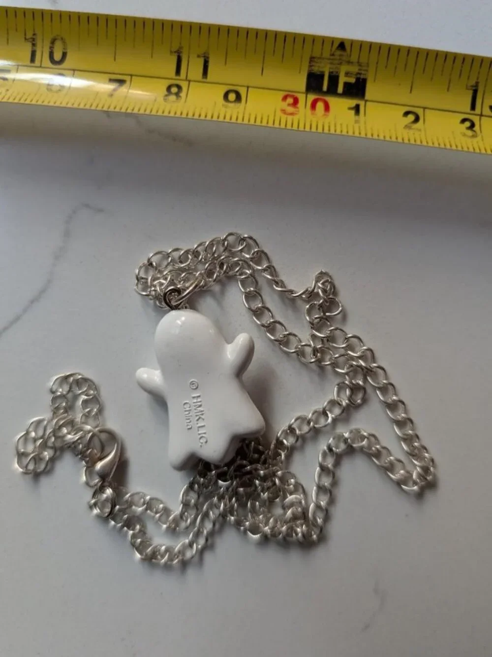 Cute Vintage Halloween Glossy White Resin Happy Smiling Ghost Pendant Necklace